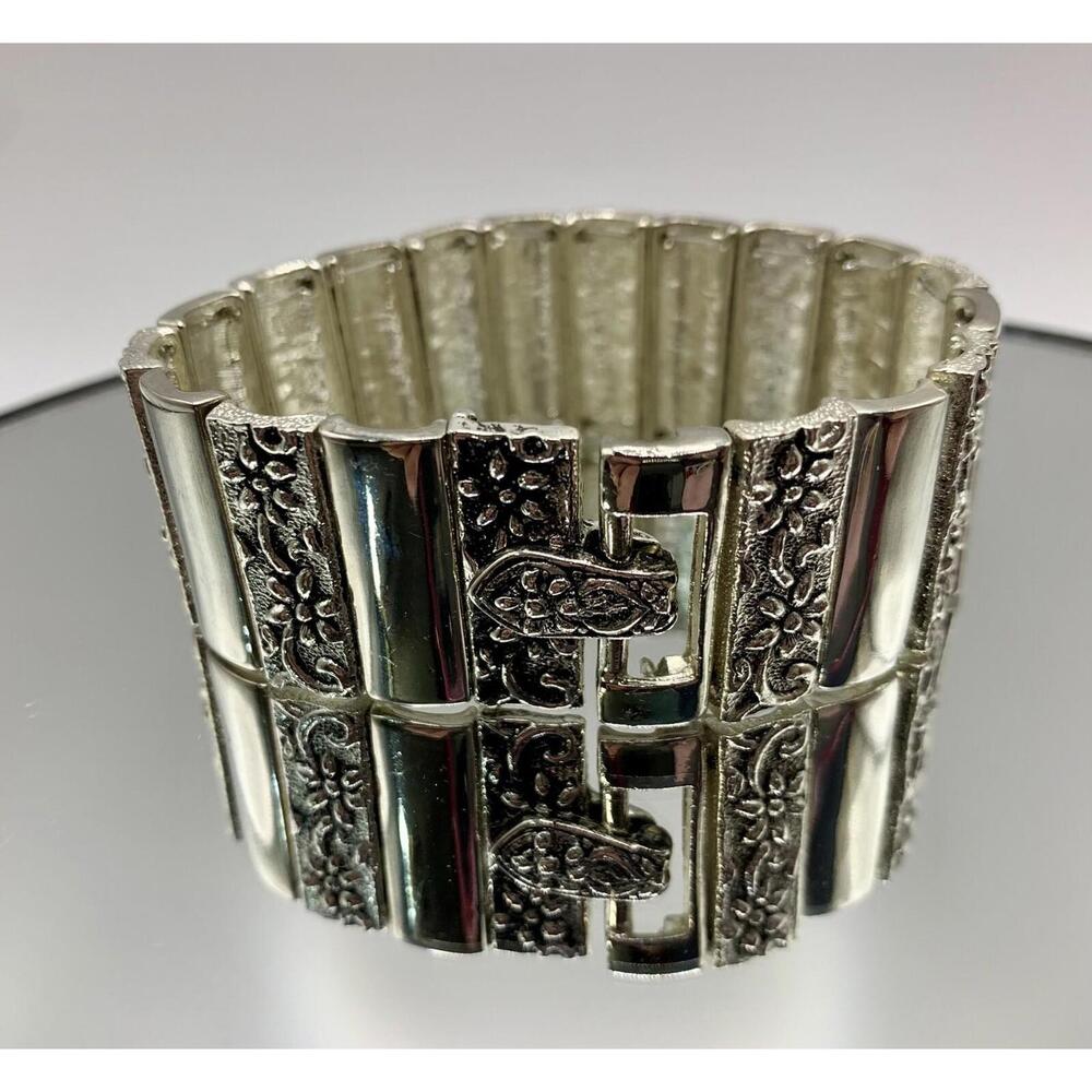 Silver plated Signed Premier designs Wide Flower link Ladies  bracelet 7.5” Long